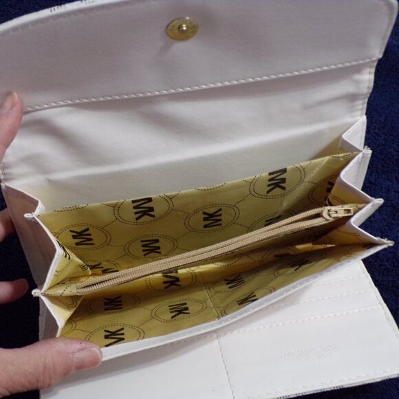Michael Kors Wallet White & Gold New - Picture 4 of 6